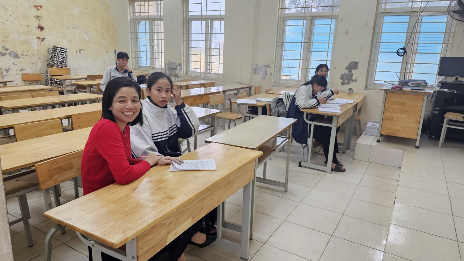 Cô Ngọc Bốn cùng đội tuyển HSG sử